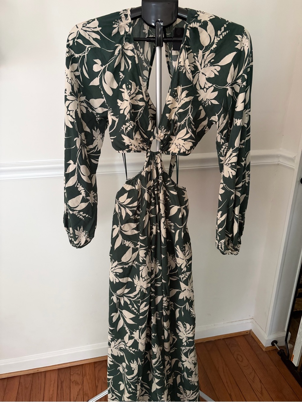 Abercrombie & Fitch Dark Green and Cream Floral Long-Sleeve Maxi Dress